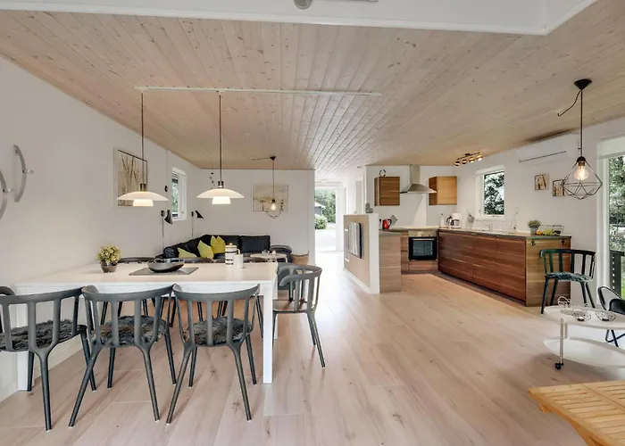 Three-bedroom In Casa de Férias Hemmet