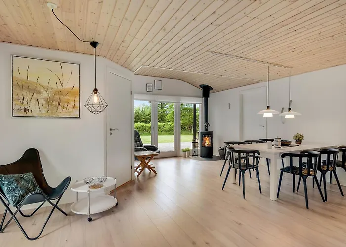 Casa de Férias Three-bedroom In Hemmet